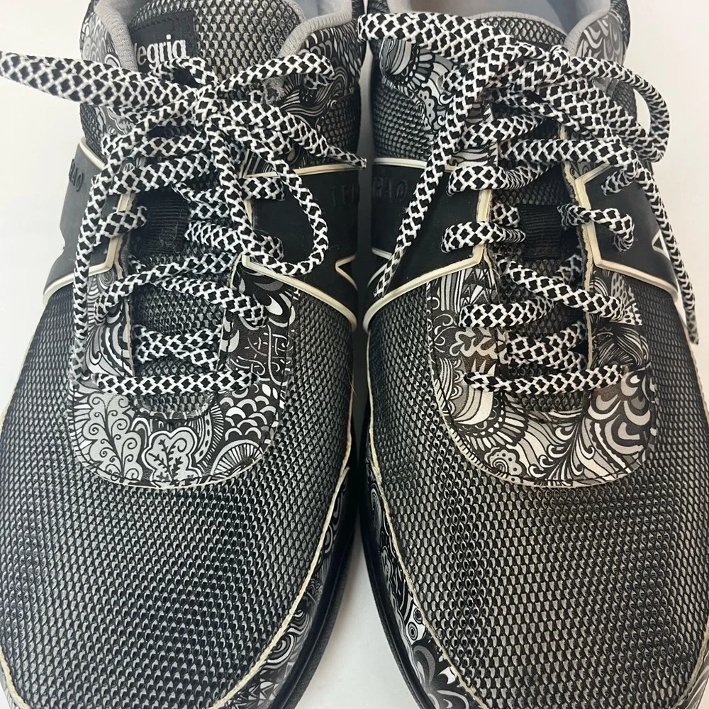Algeria Women’s Traq Qarma Black/White Wild Child Black‎ Leather Sneakers sz 42